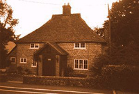 Slippery Sams - Stone Street - Photo© N.E.Blanche 1998 